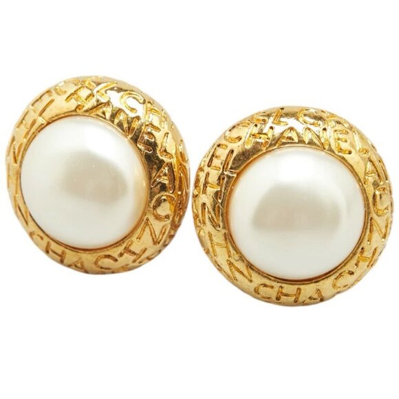 CHANEL CC Logos Pearl Round Clip-On Earrings Gold Tone Auth w/Box #07890 - Picture 2 of 6